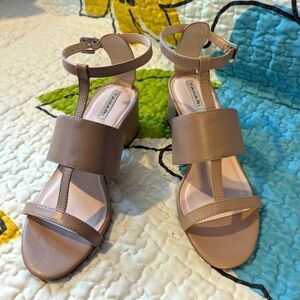 Tahari heels block cream Gee Gee Cage Sandals sz 8